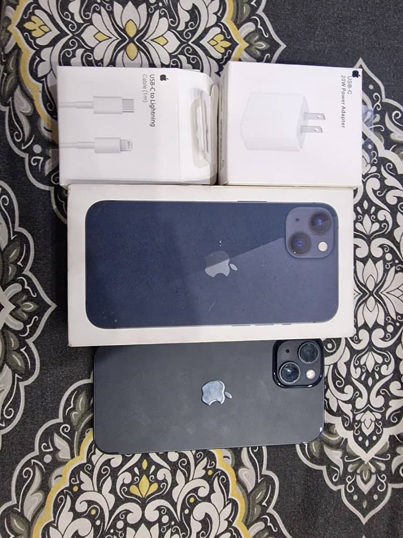 Apple iPhone 13 0