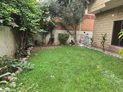 FULL HOUSE FOR RENT IN F-11/4, ISLAMABAD