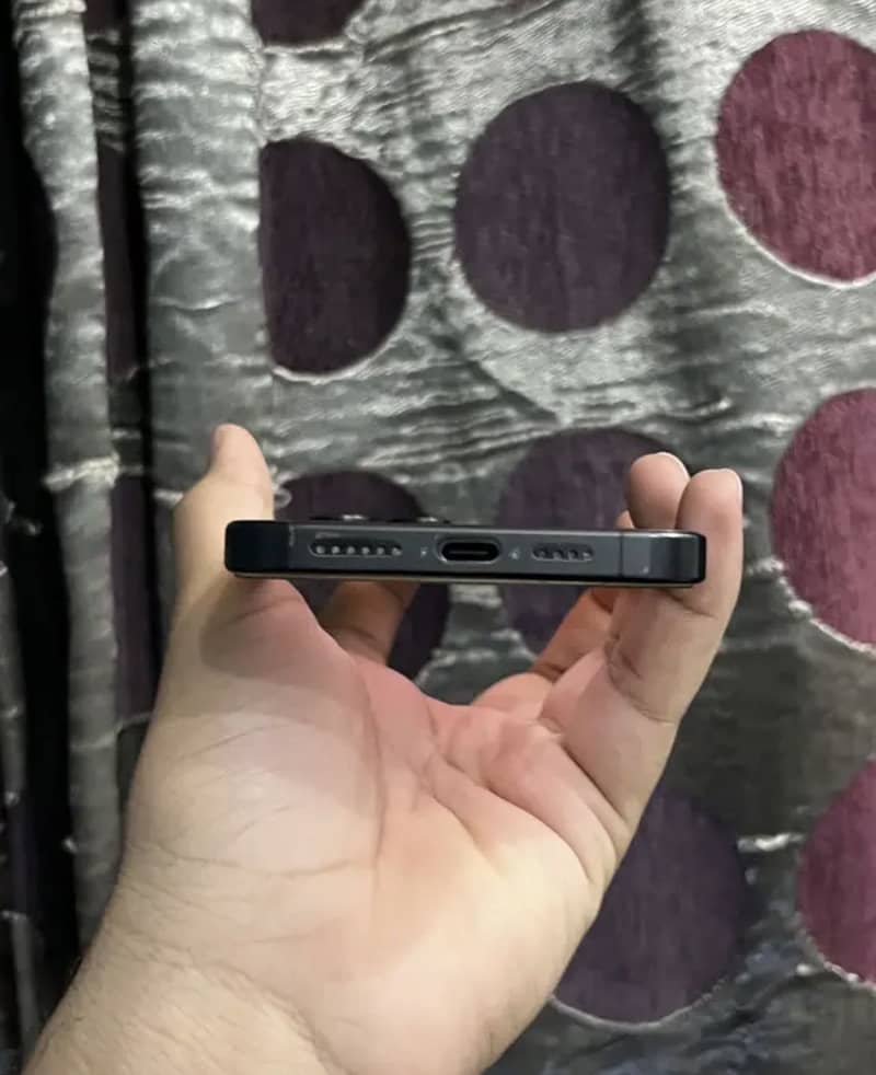 Apple iPhone 15 Pro Max 1