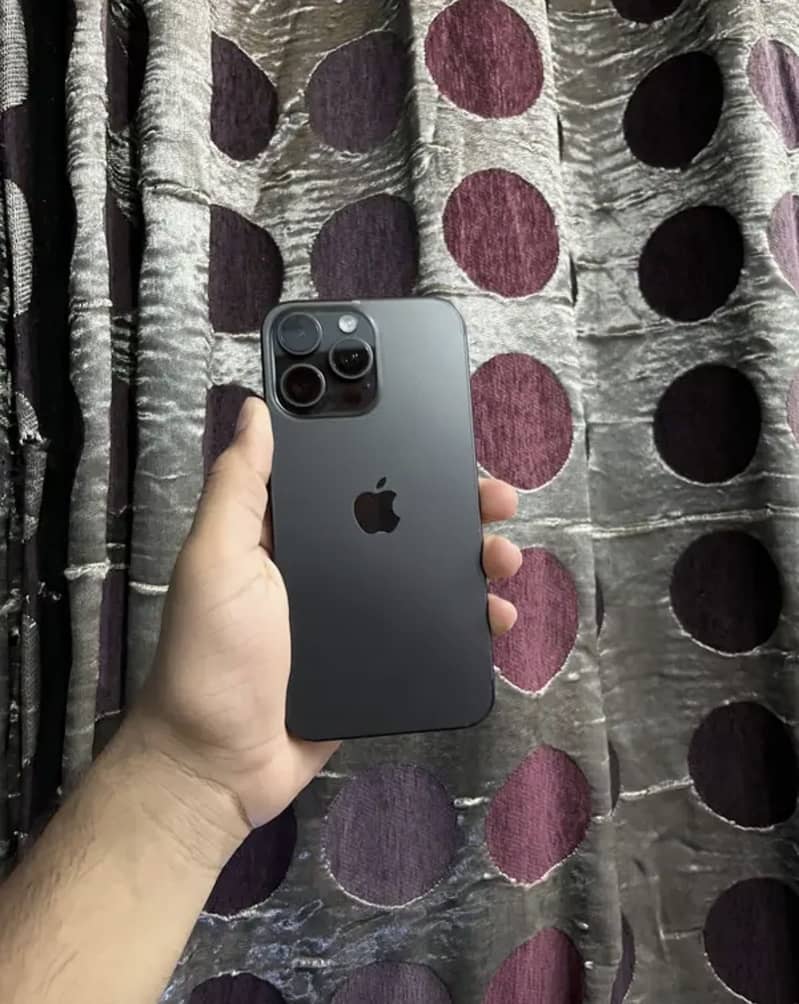 Apple iPhone 15 Pro Max 2