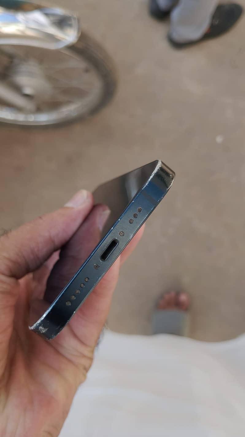 Apple iPhone 13 1