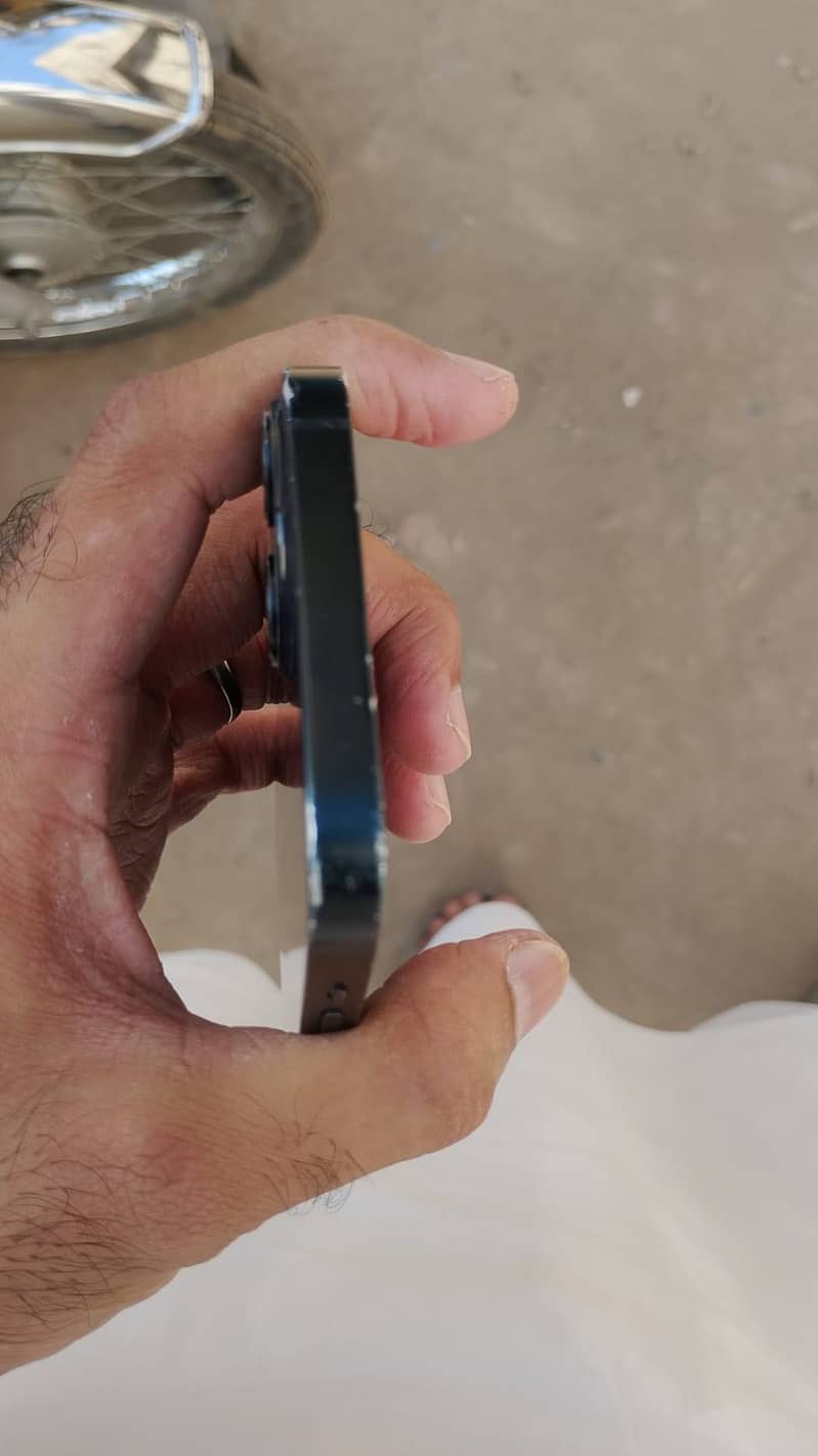 Apple iPhone 13 3