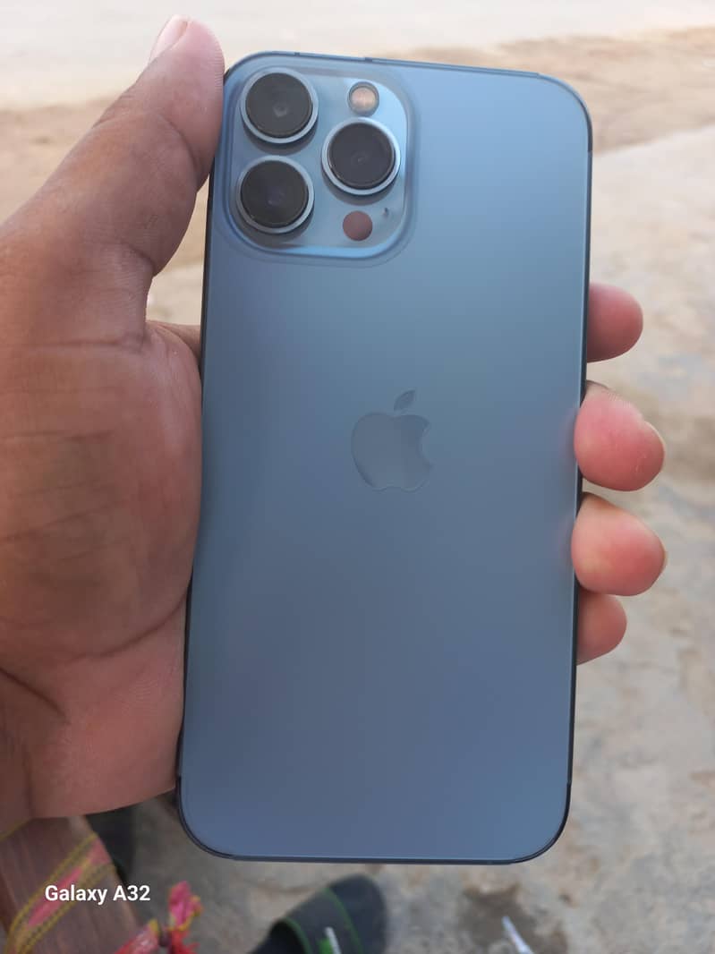 Apple iPhone 13 Pro Max 0