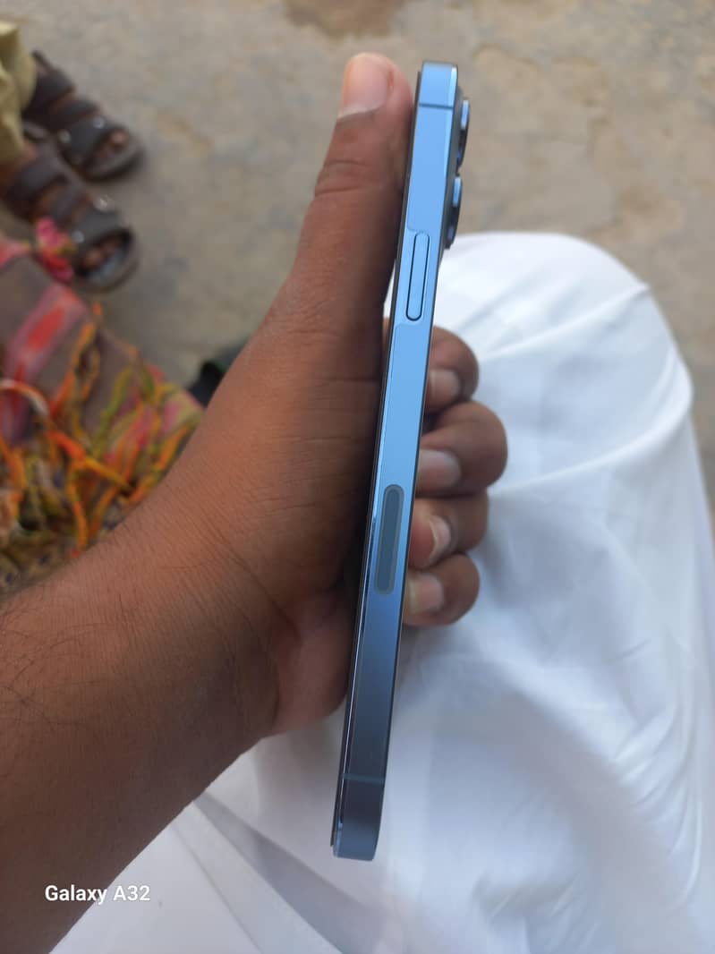 Apple iPhone 13 Pro Max 1