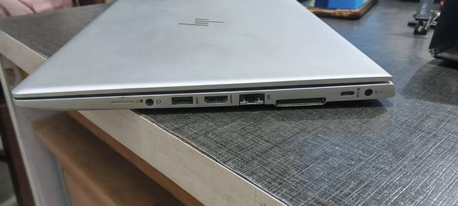 HP laptop AMD Ryzen 5 Pro
