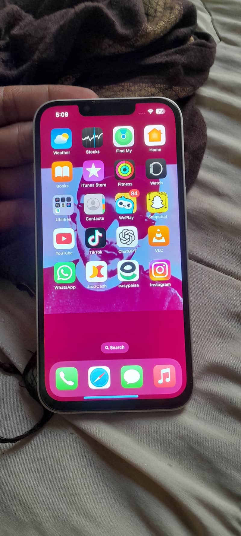 Apple iPhone 13 1