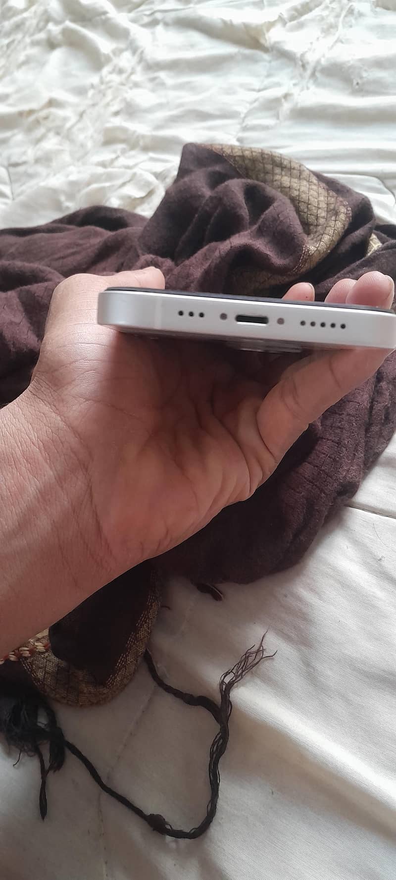 Apple iPhone 13 4