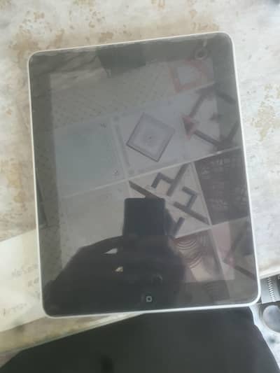 iPad bilkul new condition ma ha 10 b 10 RAM 16 GP