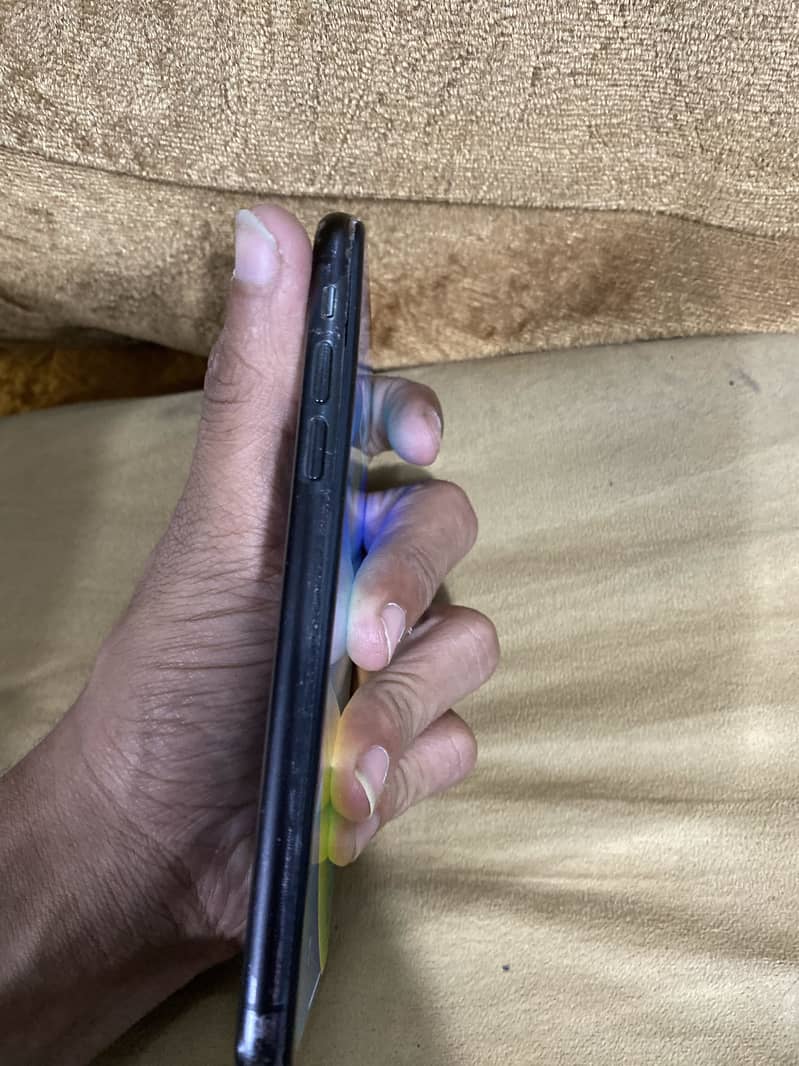 Apple iPhone X 3
