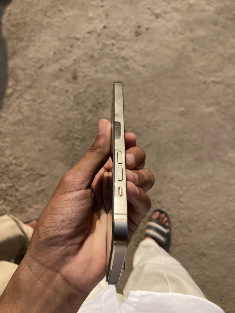 Apple iPhone 14 Pro Max 1