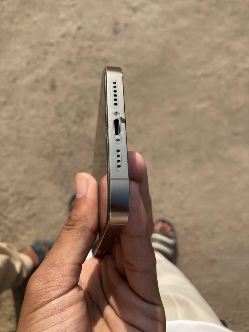 Apple iPhone 14 Pro Max 3