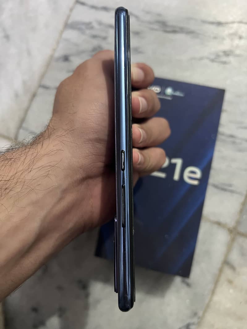 Vivo V21e 4