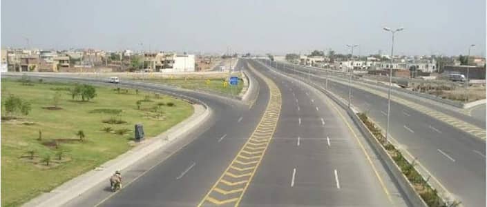 SPECIALIZING IN COMMERCIAL PROPERTIES IN DHA LHR