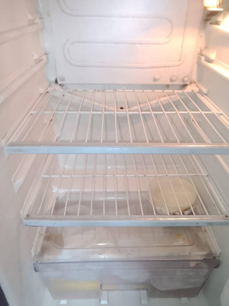 Dawlance Mini Fridge 1