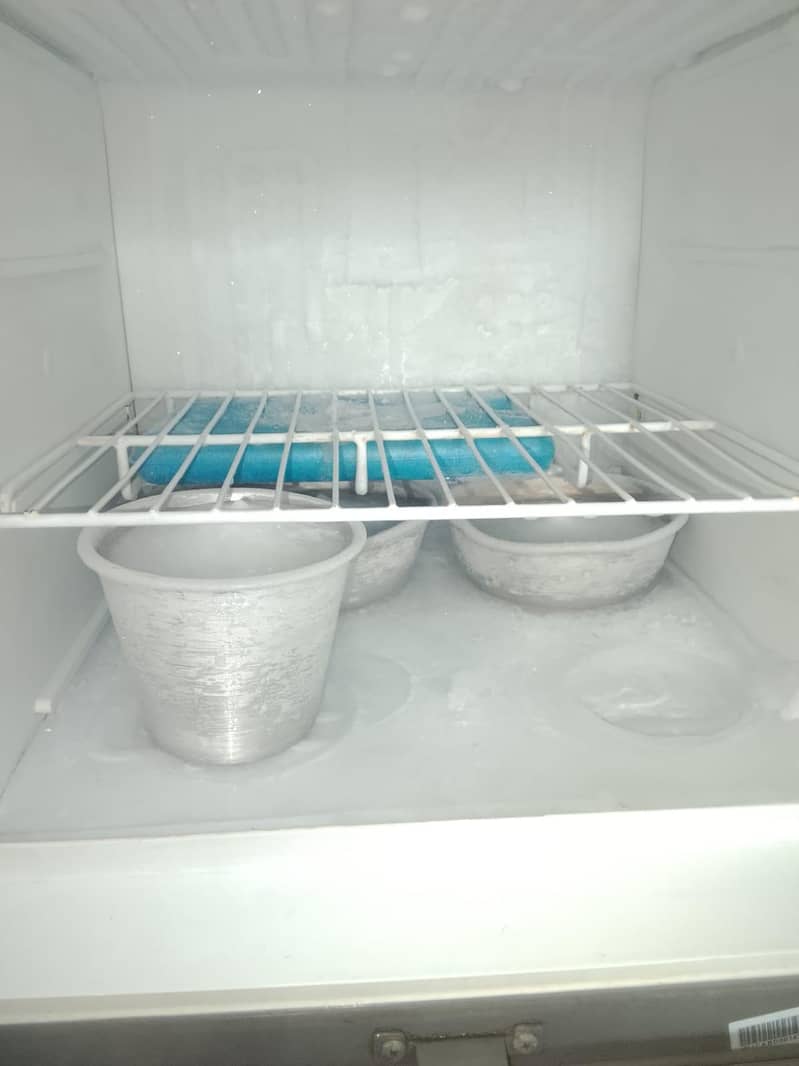 Dawlance Mini Fridge 2
