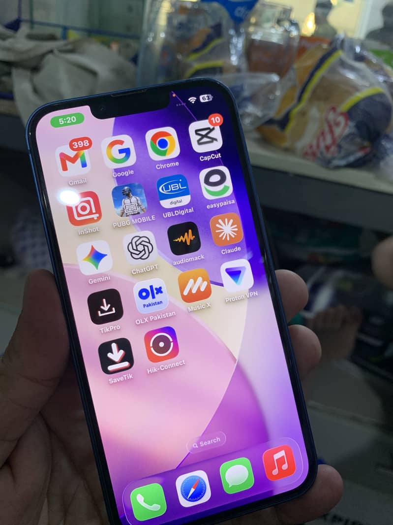Apple iPhone 13 2