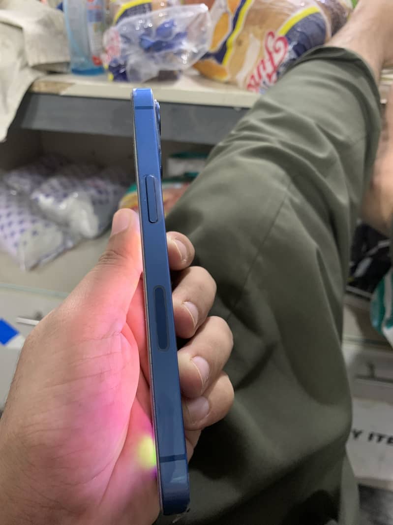 Apple iPhone 13 3