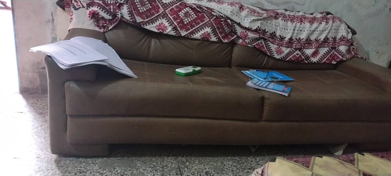 leather sofa 0