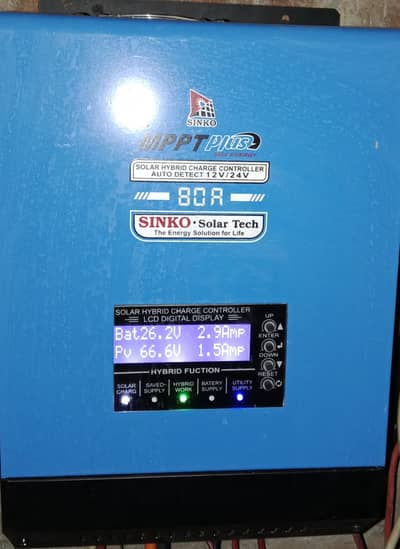 ​"Sinko MPPT Solar Charge Controller 80A - Excellent Condition"