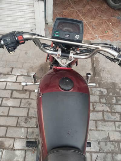 13 model ha All ok ha 1 rupay k bhi Kam naii ha