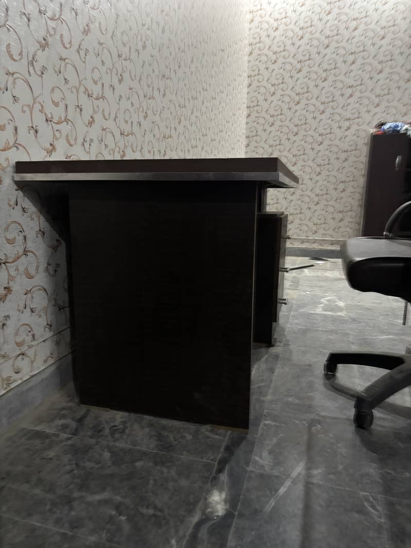 Computer tables for office work 0
