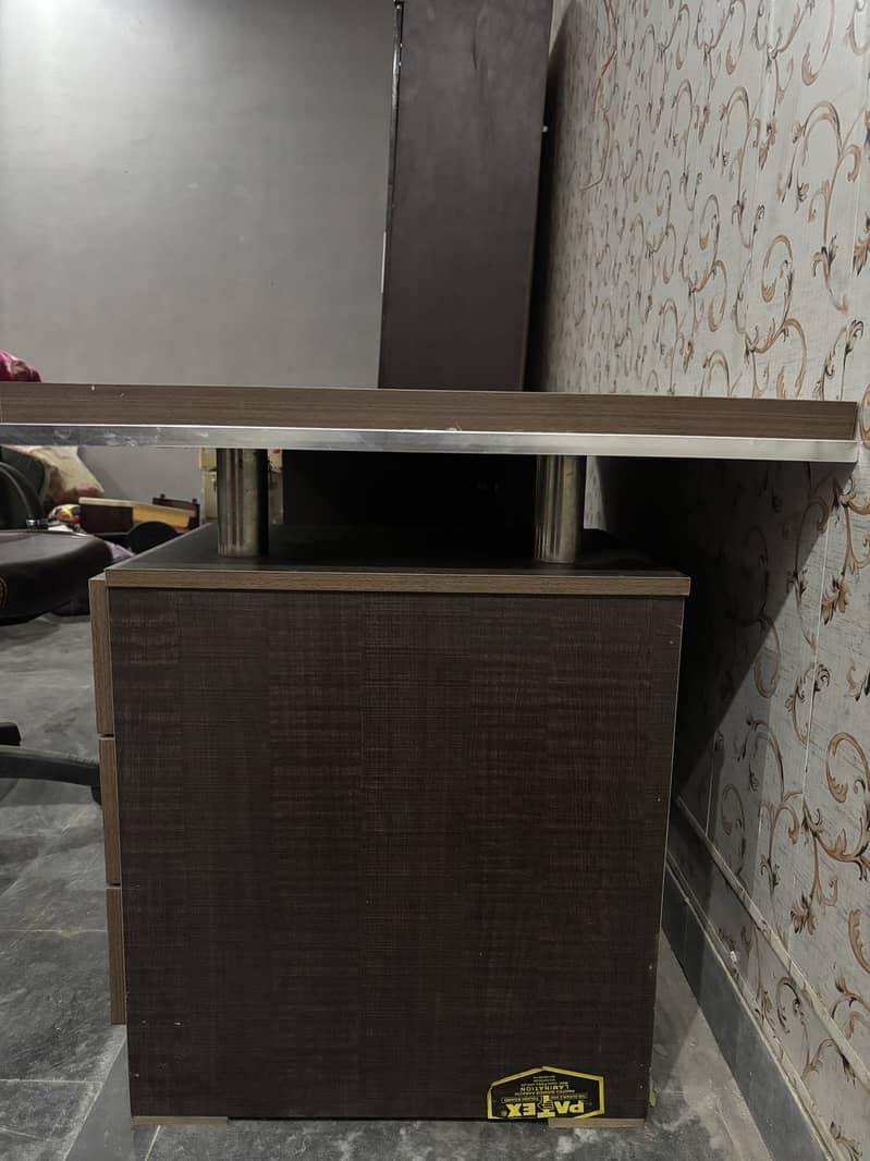 Computer tables for office work 1