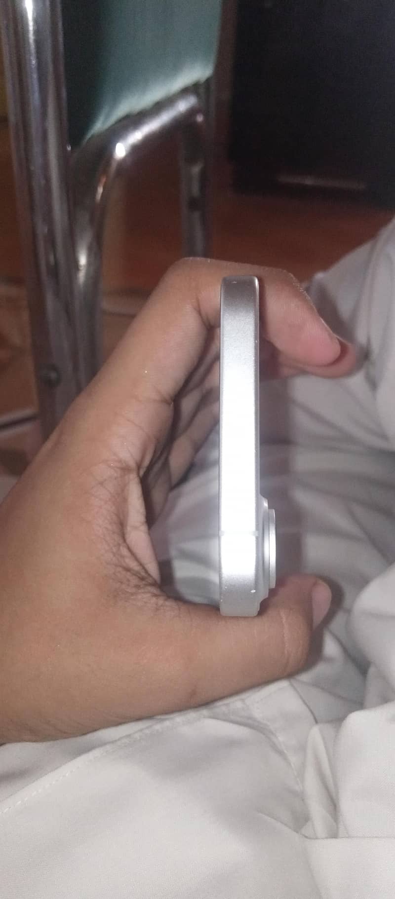 iphone 16 white 2