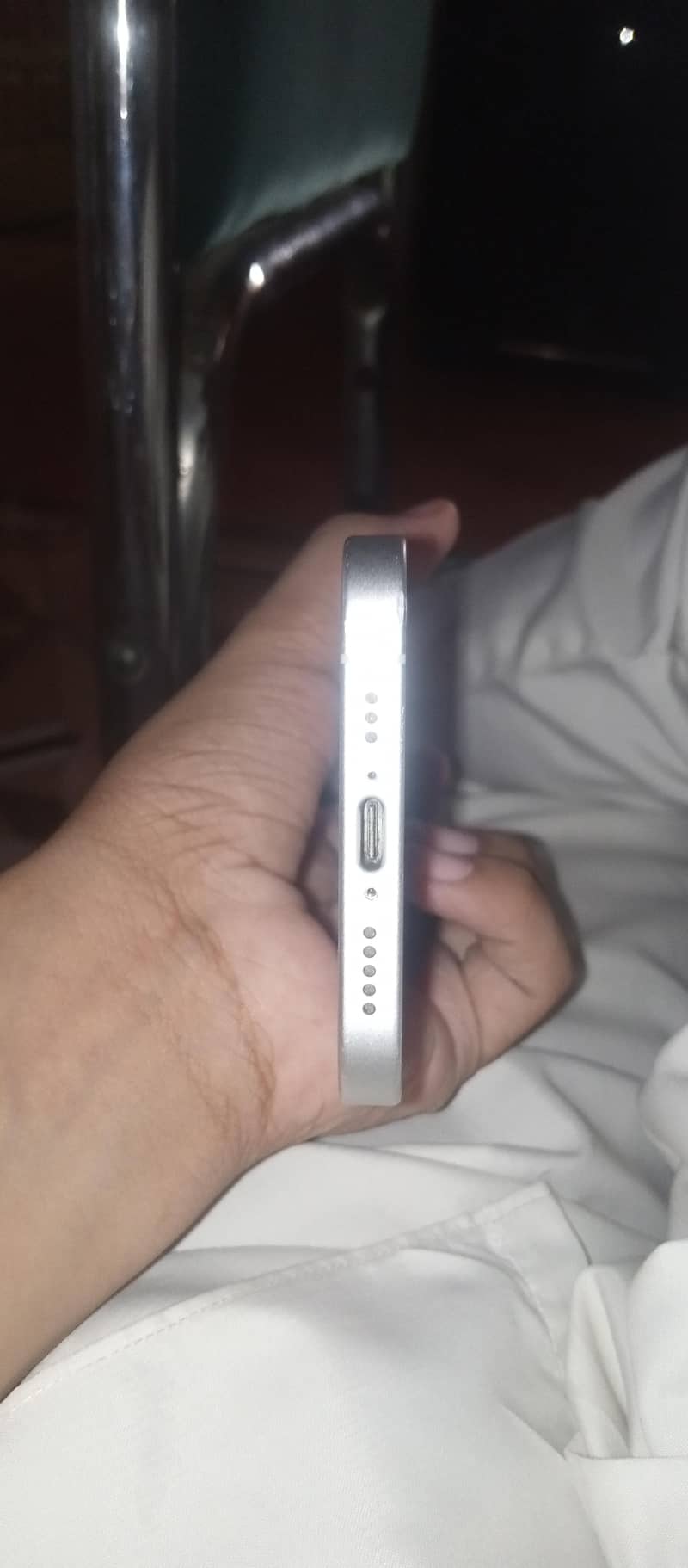 iphone 16 white 4