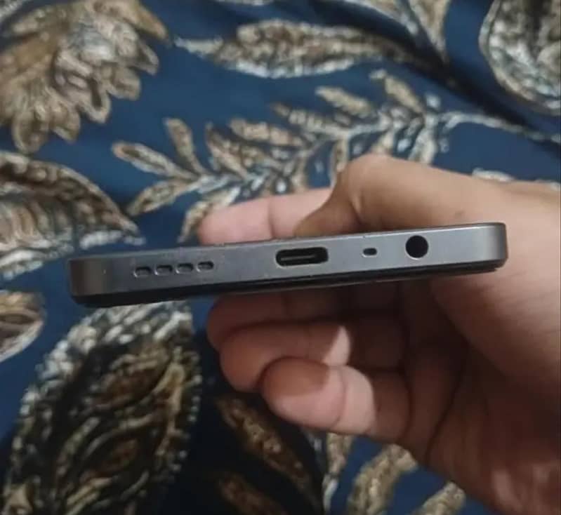 Realme Note 60x 4