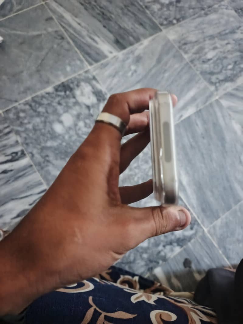 Apple iPhone 17 Pro Max 1