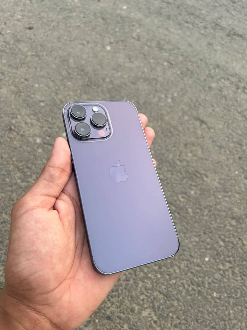 Apple iPhone 14 Pro Max 1