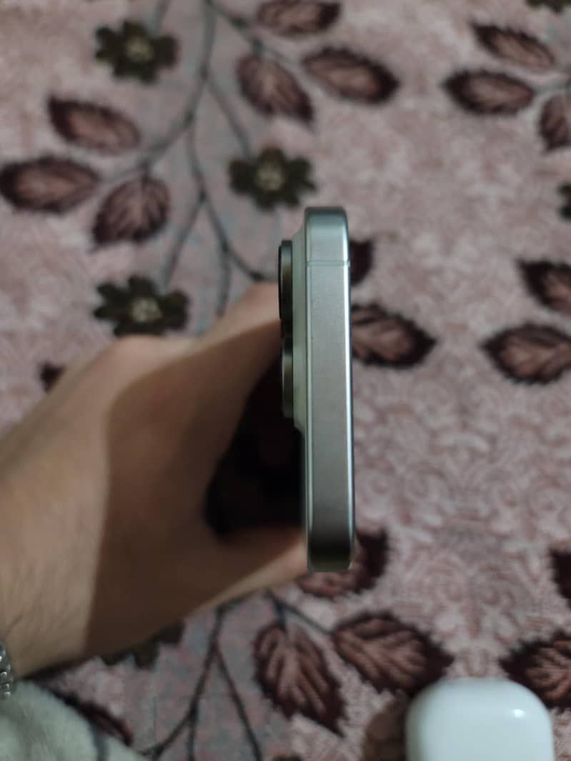 Apple iPhone 15 Pro 5