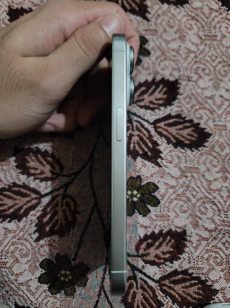 Apple iPhone 15 Pro 7