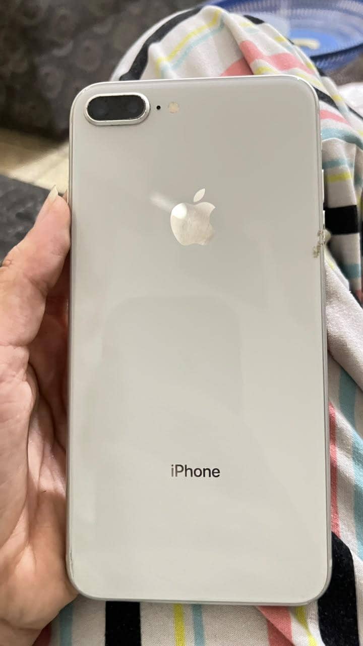 Apple iPhone 8 Plus 2