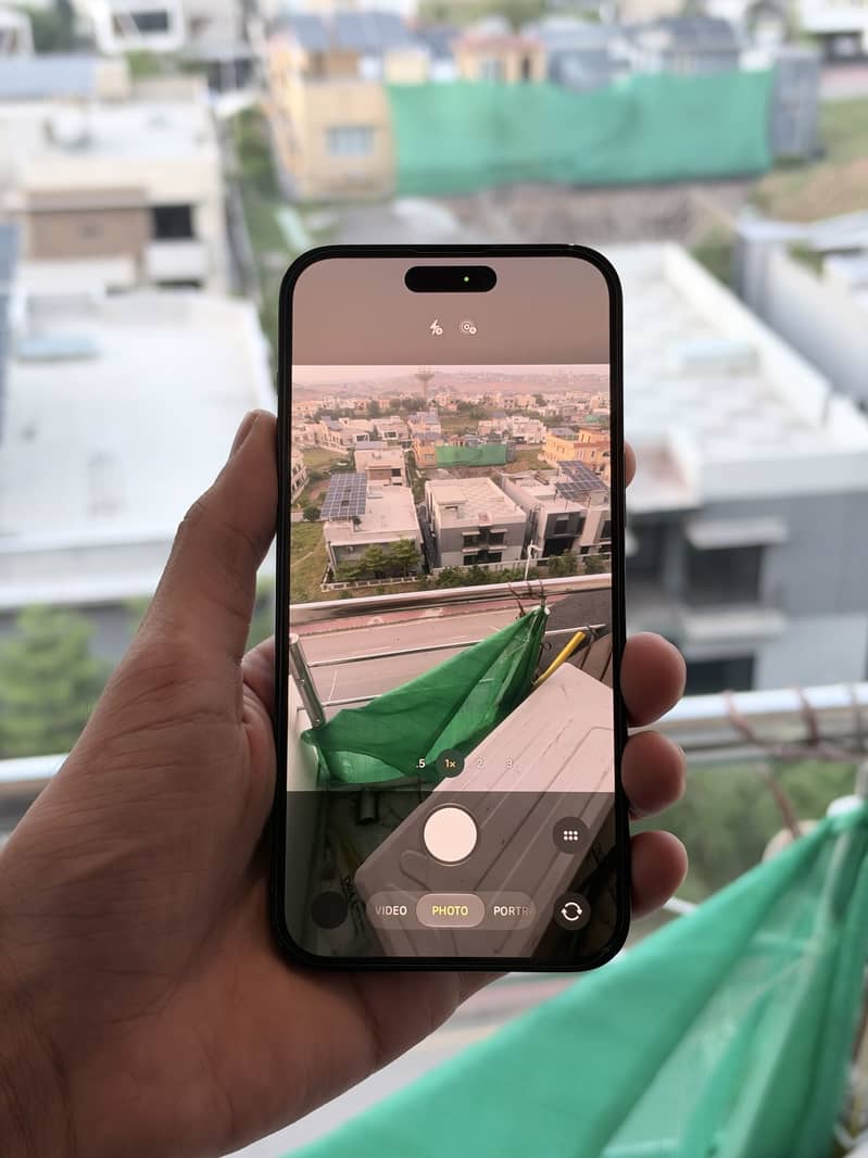 Apple iPhone 14 Pro Max 1