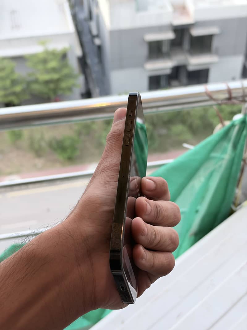 Apple iPhone 14 Pro Max 2