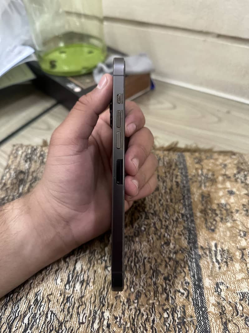 Apple iPhone 13 Pro Max 4