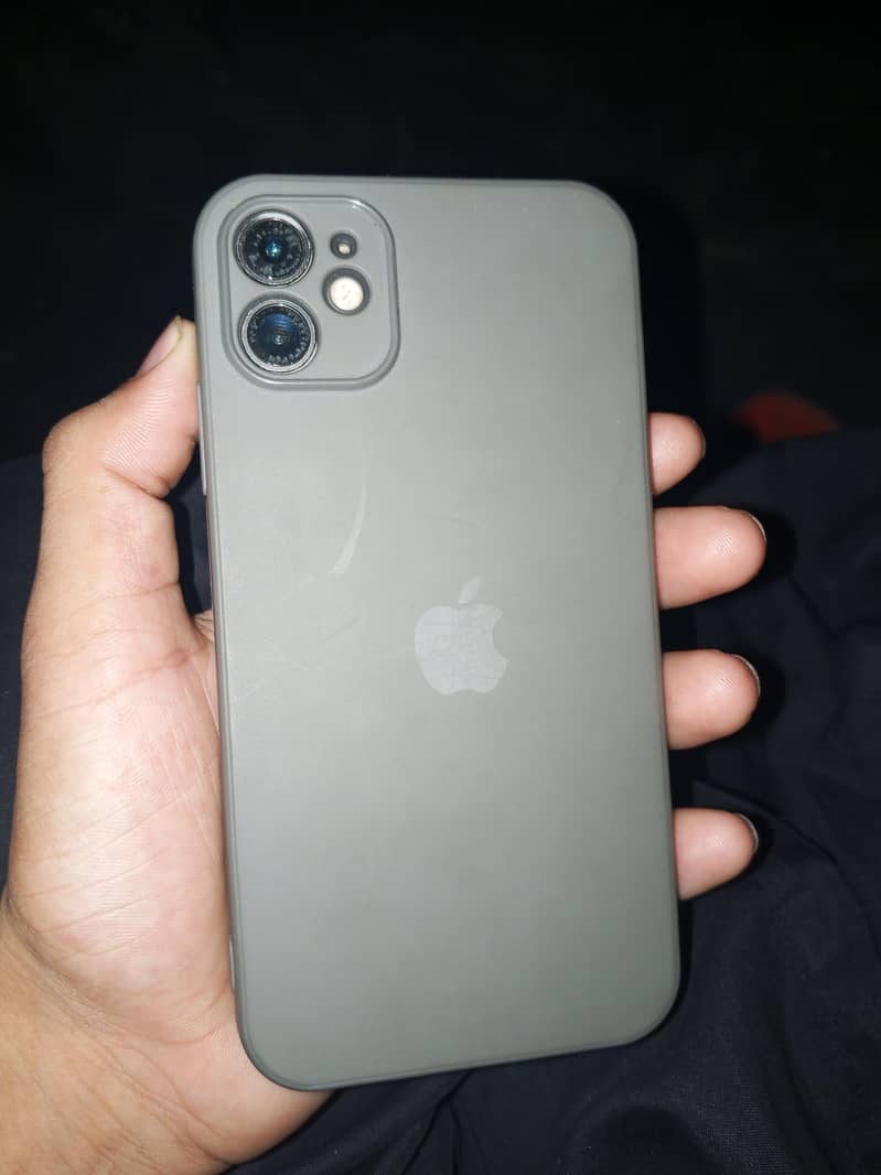 Apple iPhone 11 4