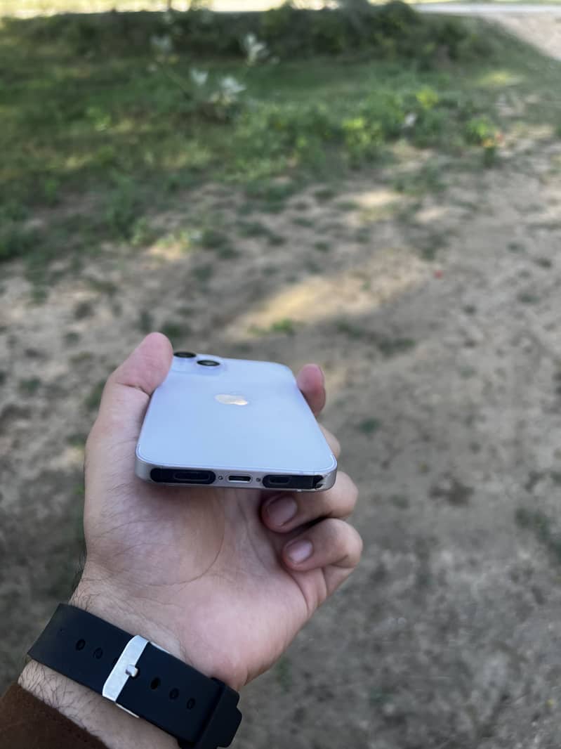 Apple iPhone 14 3