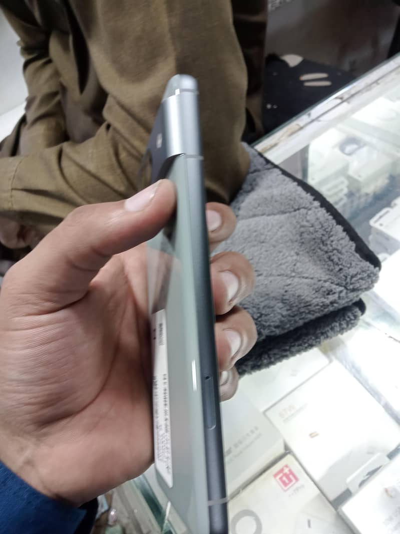 google pixel 8 4