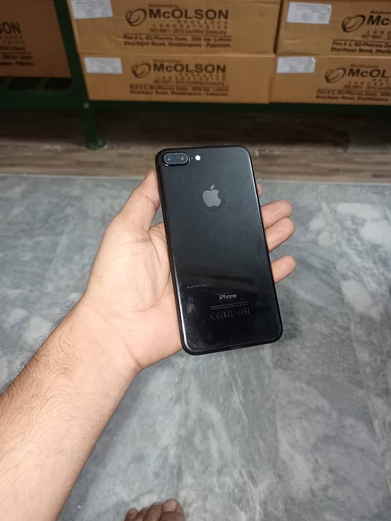 Apple iPhone 7 Plus 2