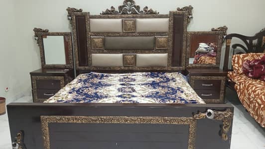 Wooden Bed Set for Sale – 10x10 Condition