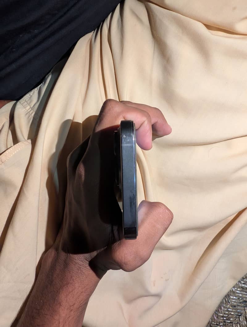 Apple iPhone 14 Pro 2