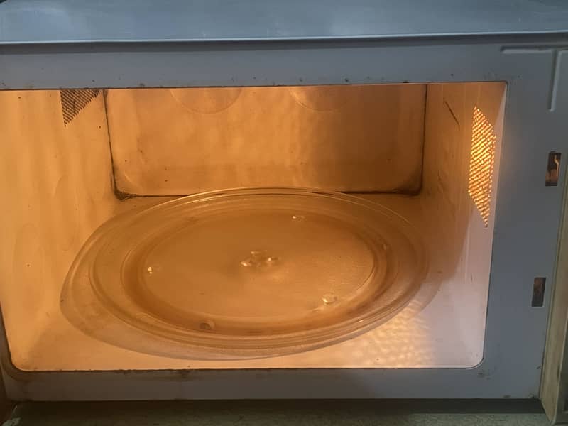 Dawlance microwave 1
