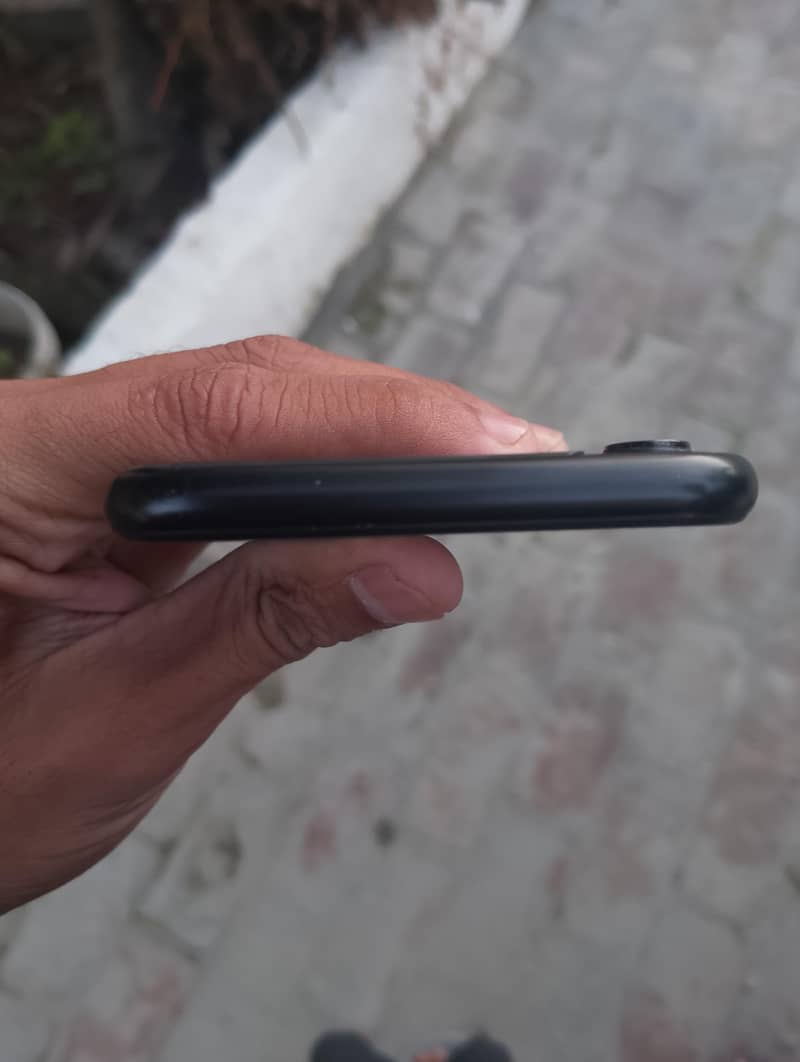 Apple iPhone XR 6