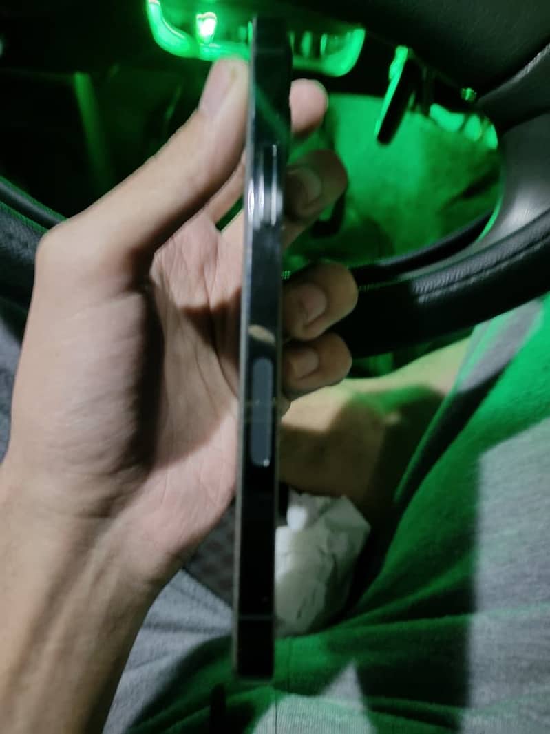 Apple iPhone 12 Pro 3