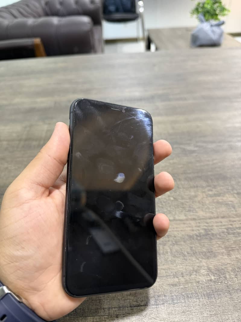 Apple iPhone 11 0