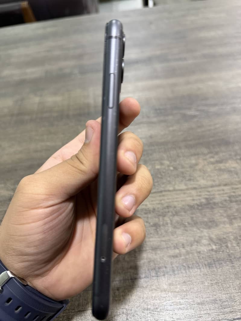 Apple iPhone 11 5