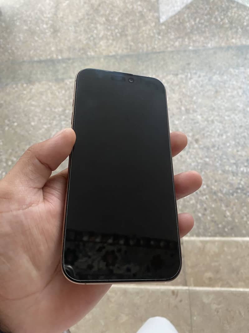 Apple iPhone 16 Pro Max 5