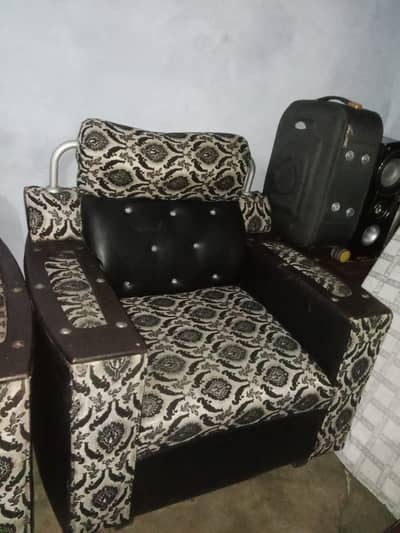 5 seater Sofa Set Used Butt Like New